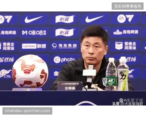 大连英博成半程伤病控制典范，李国旭阵容齐整优势助推球队战绩上扬